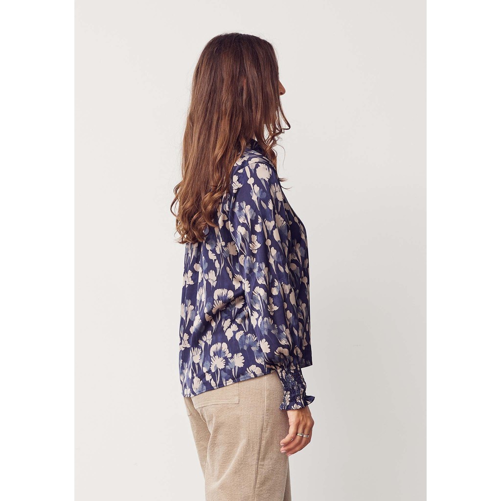 56777-Melba-Printed-Blouse-A30-Blue-Mood-Outfit-Side